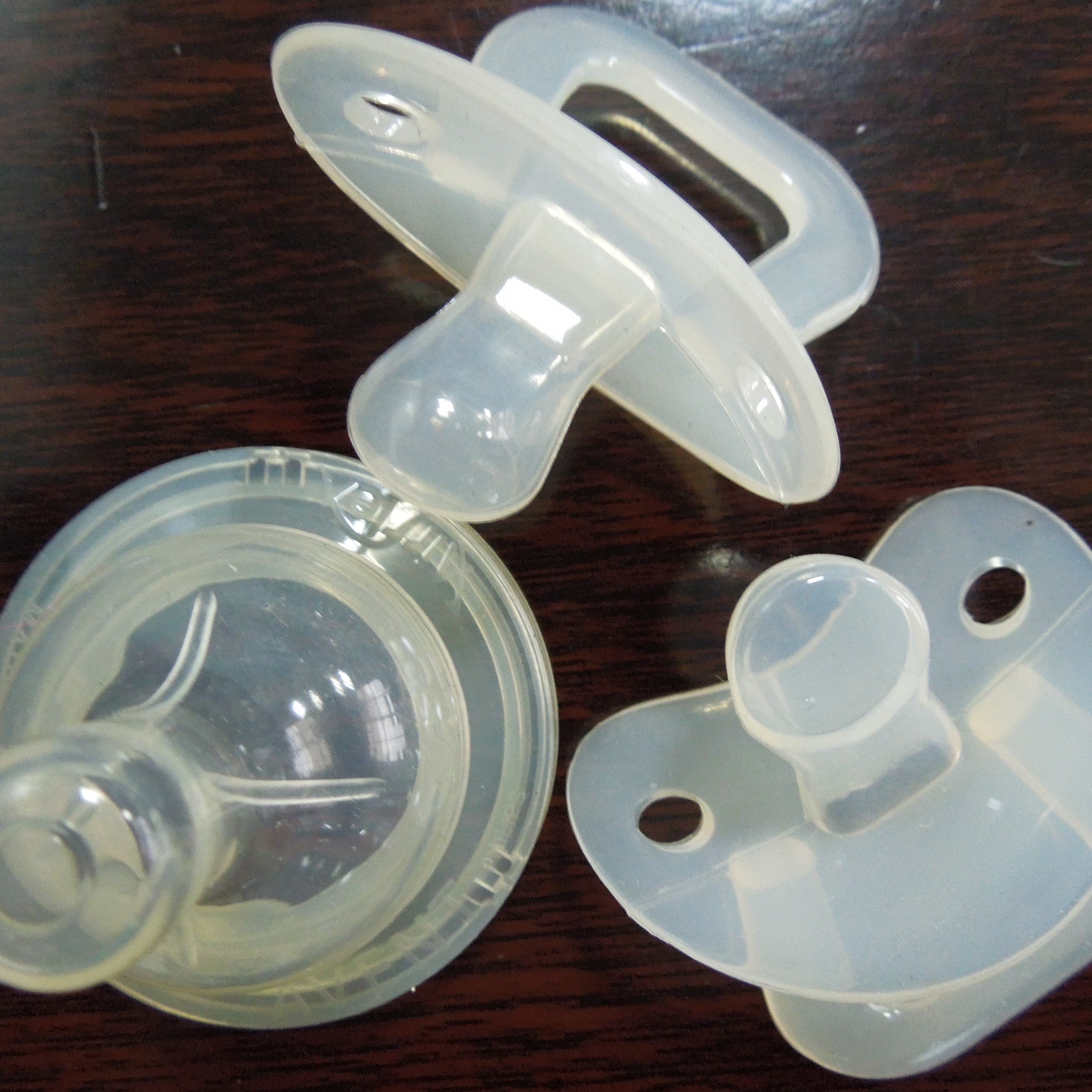 母嬰行業(yè)硅膠廠家有哪些 母嬰行業(yè)硅膠廠家有哪些